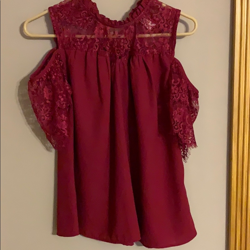 Off the shoulder sleeve